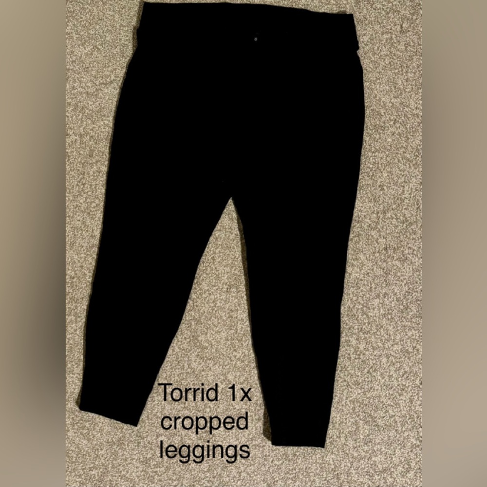 Torrid Cropped Leggings Pants Black Size 1X